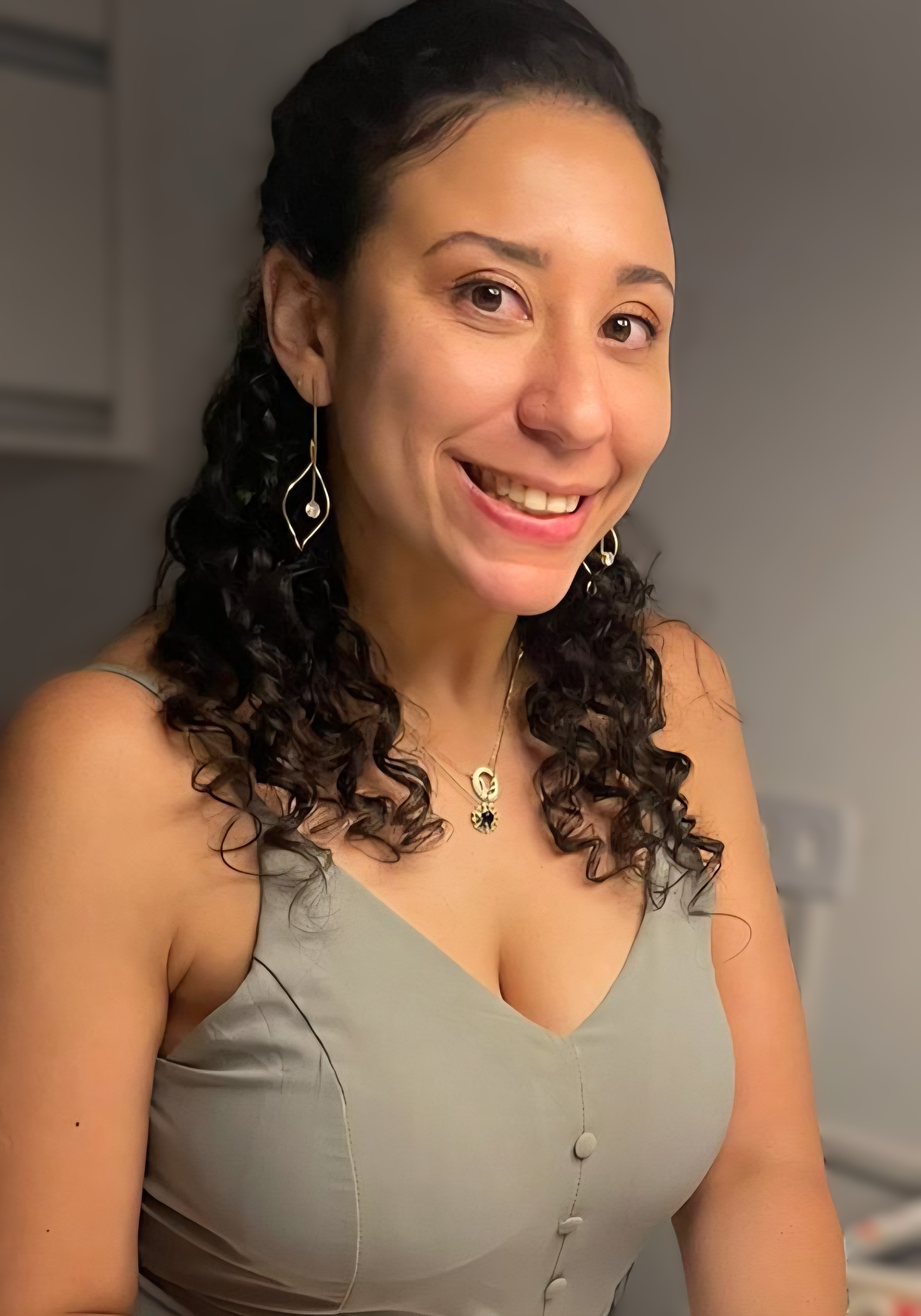 Luciana Rodrigues - Especialista em Estética Facial Humanizada